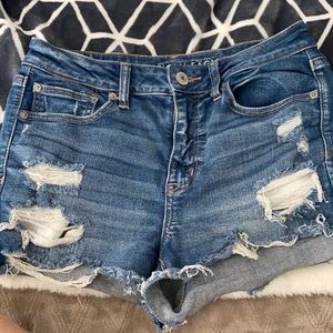 Women’s size 10 AE shorts